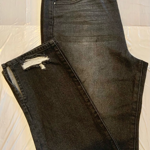 No Boundaries High Rise Straight Leg with Side Ankle Splits New with tags #31 - Picture 4 of 4